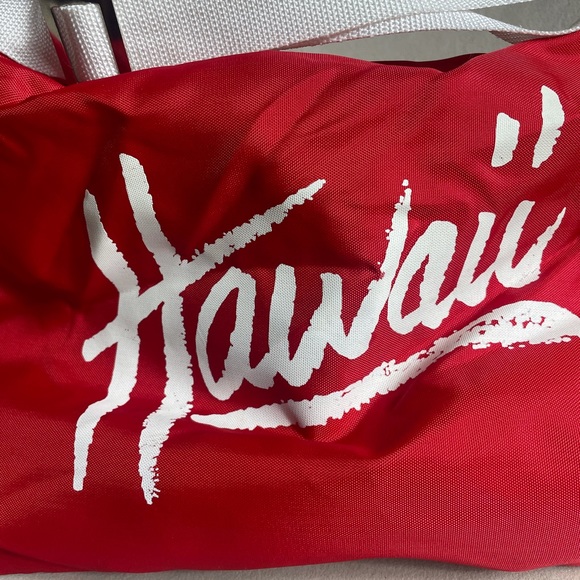 Red and White Hawaii Small Gym Duffle Bag Adjustable Strap - Picture 4 of 11